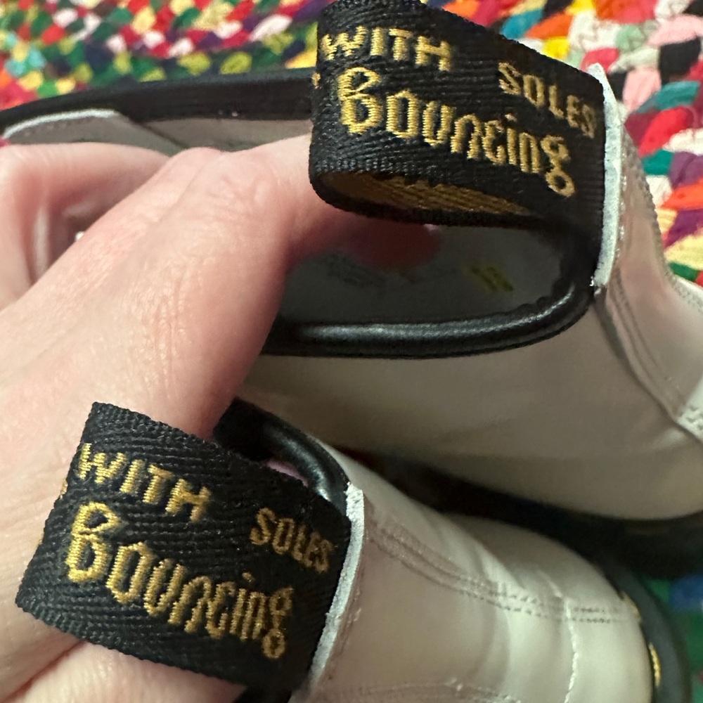 Women's DR.MARTENS White 1460 Smooth Leather Lace Up Boots Size 9 - Picture 13 of 13